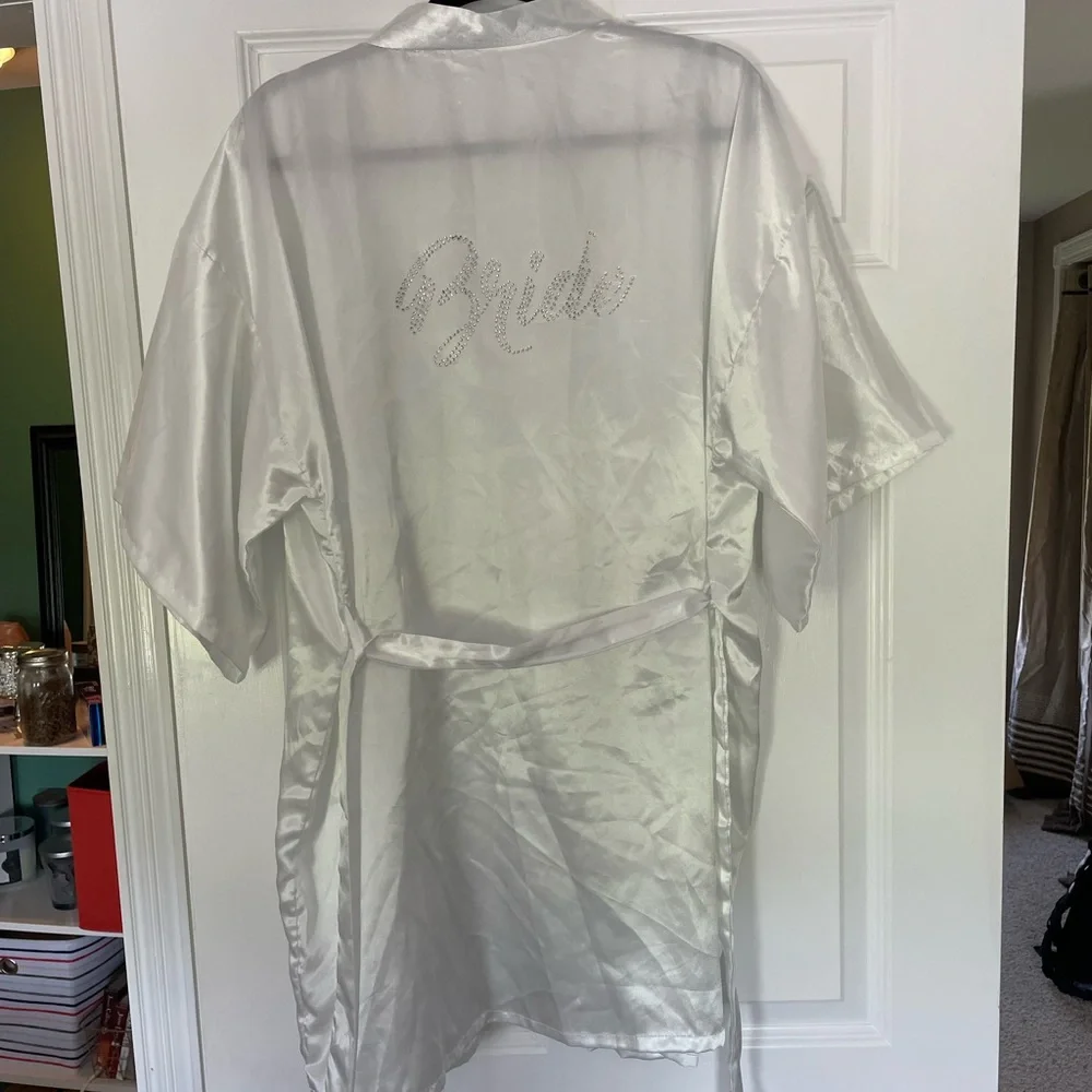 “ Bride “ Robe - Picture 1 of 3